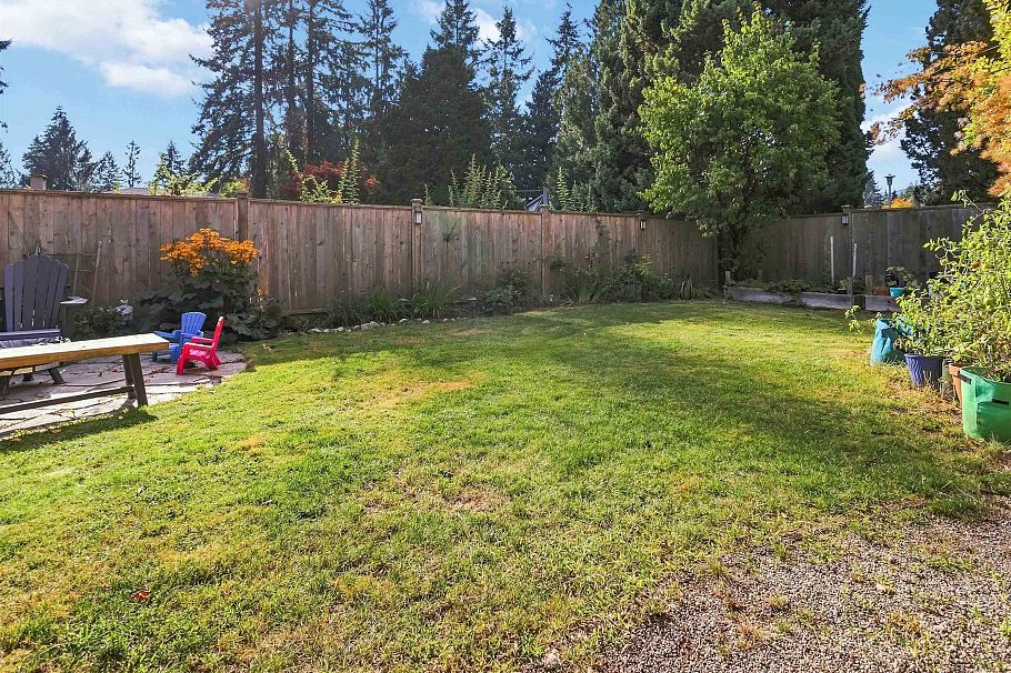 2285 Tompkins Crescent North Vancouver, BC - 32