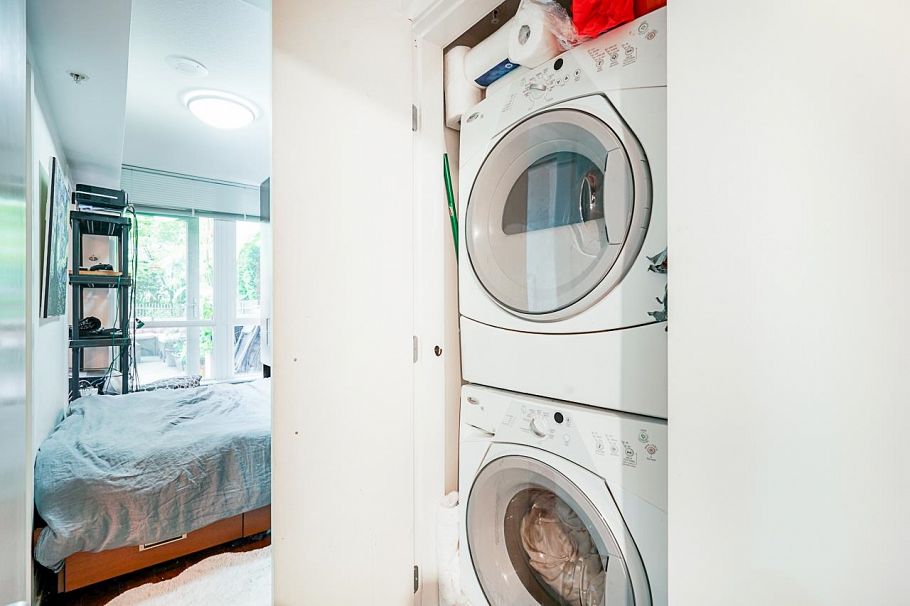 210 1055 Richards Street Vancouver, BC - 21