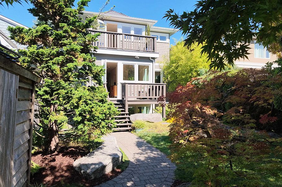 456 Aubrey Place Vancouver, BC - 38