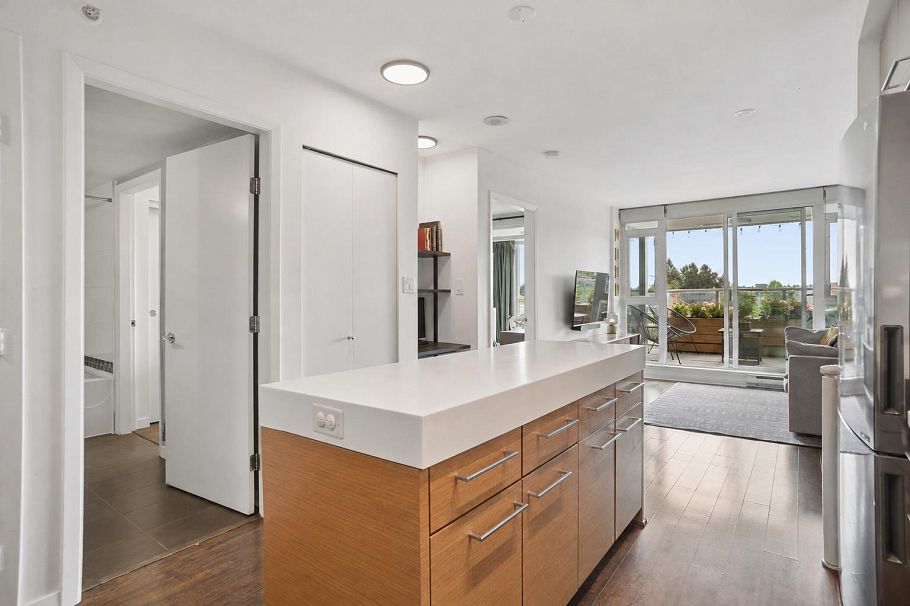 509 2770 Sophia Street Vancouver, BC - 1
