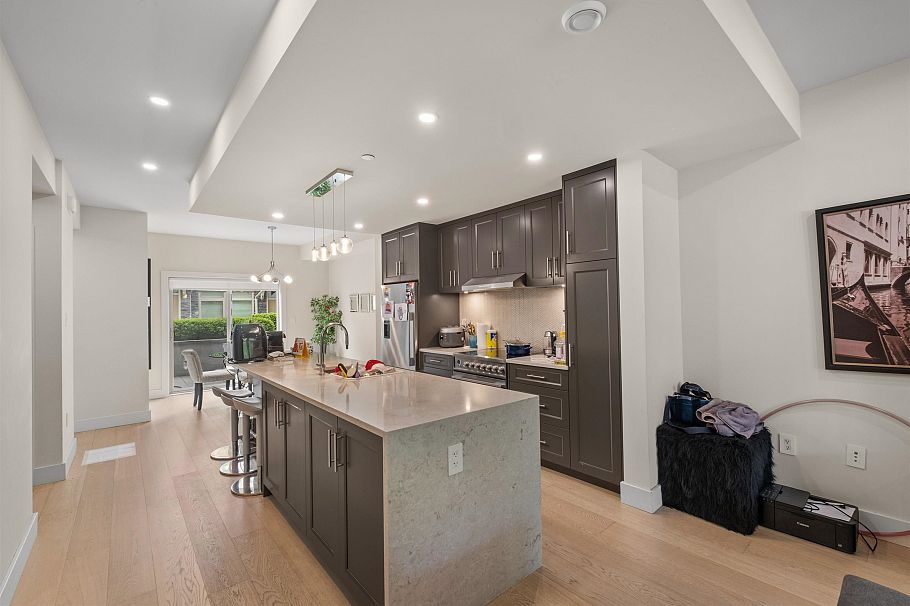 5 115 W Queens Road North Vancouver, BC - 4