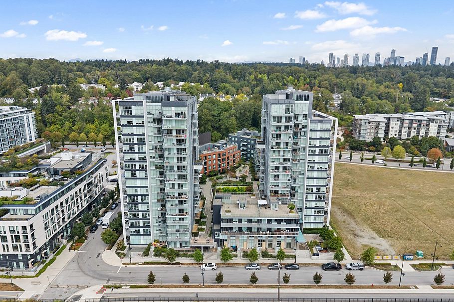 1306 3581 E Kent Avenue North Vancouver, BC - 1