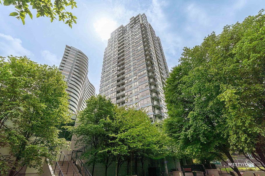 808 939 Expo Boulevard Vancouver, BC - 1
