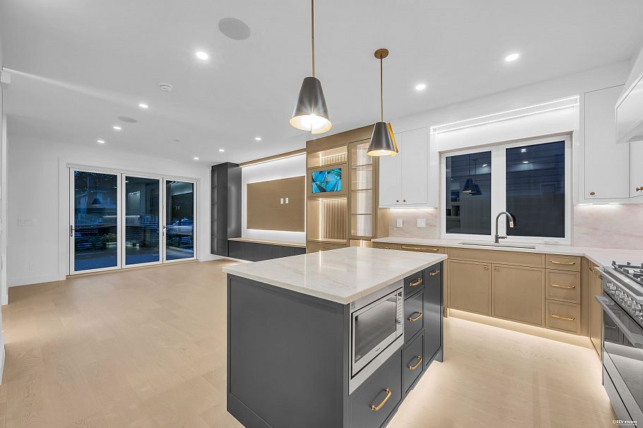1 5150 Spencer Street Vancouver, BC - 16