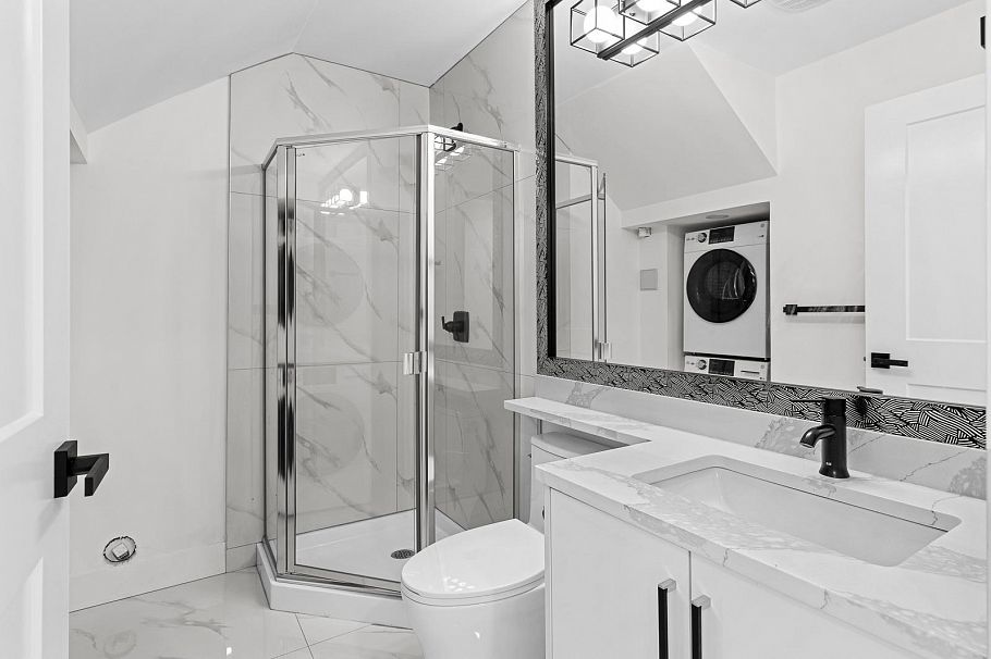 333 E 64th Avenue Vancouver, BC - 30