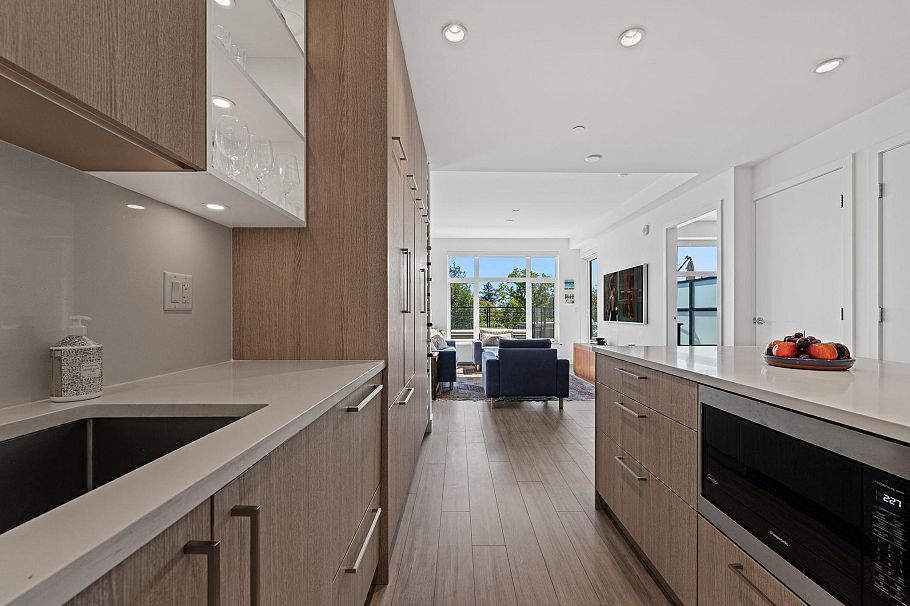 707 E 3 Street North Vancouver, BC - 11