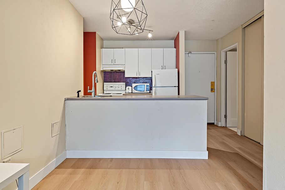 206 950 Drake Street Vancouver, BC - 10