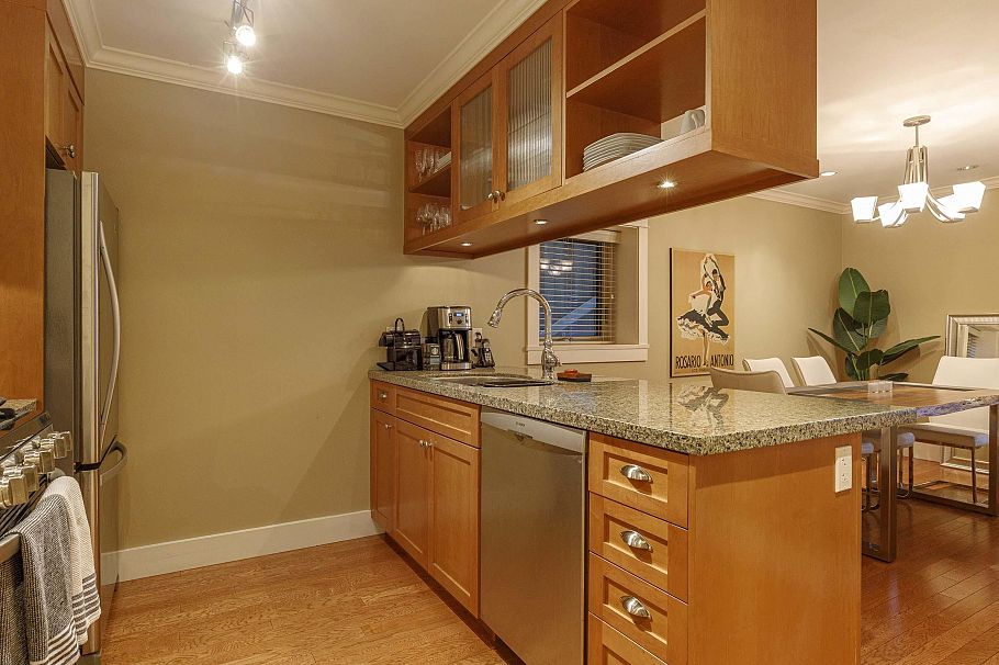 2115 Macdonald Street Vancouver, BC - 16