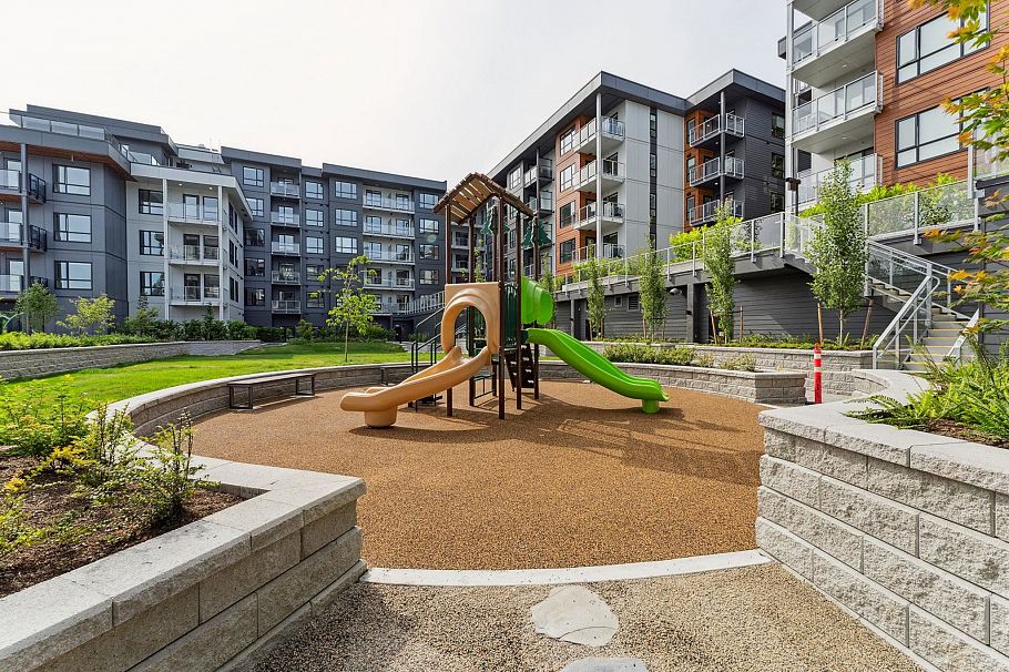 209 3594 Malsum Drive North Vancouver, BC - 33