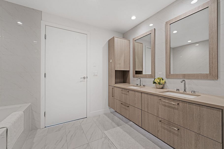707 E 3 Street North Vancouver, BC - 25