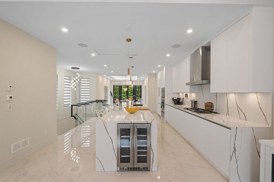 1126 Heywood Street North Vancouver, BC - 13