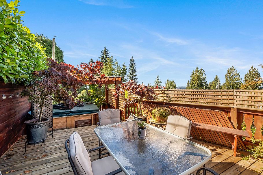 319 E 27th Street North Vancouver, BC - 31