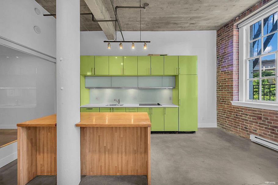 209 546 Beatty Street Vancouver, BC - 3