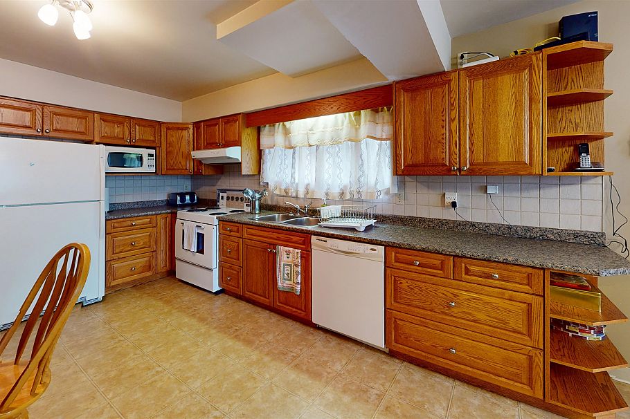 2540 E 25th Avenue Vancouver, BC - 22