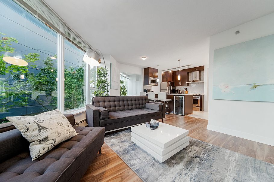 301 689 Abbott Street Vancouver, BC - 6