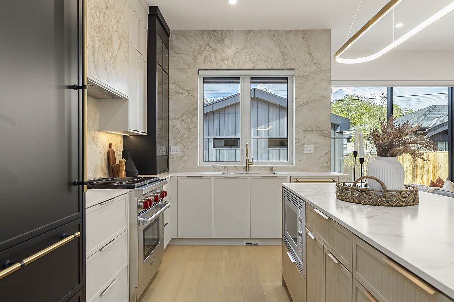 2 3255 W 13th Avenue Vancouver, BC - 6