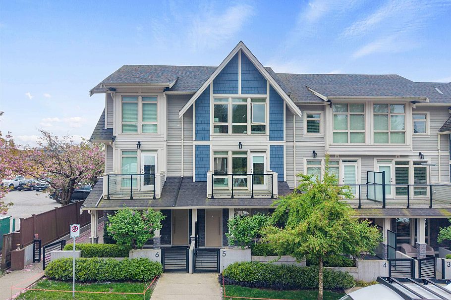 5 115 W Queens Road North Vancouver, BC - 1