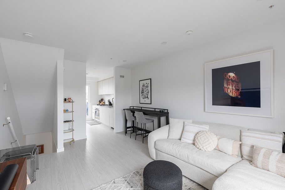 321 1120 E Georgia Street Vancouver, BC - 9