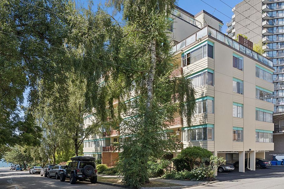 401 1315 Cardero Street Vancouver, BC - 2