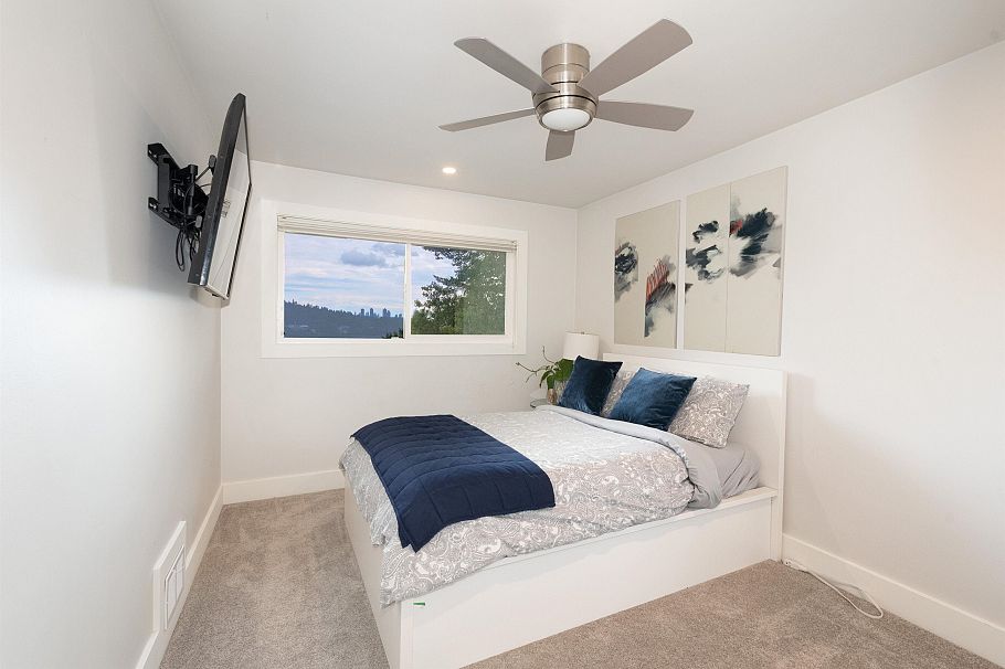 3067 Plymouth Drive North Vancouver, BC - 26