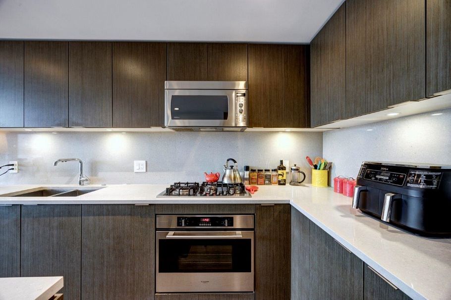 908 125 E 14th Street North Vancouver, BC - 5