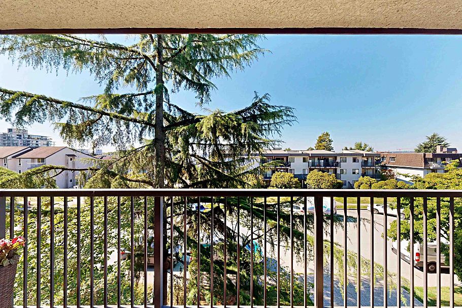 204 252 W 2nd Street North Vancouver, BC - 31