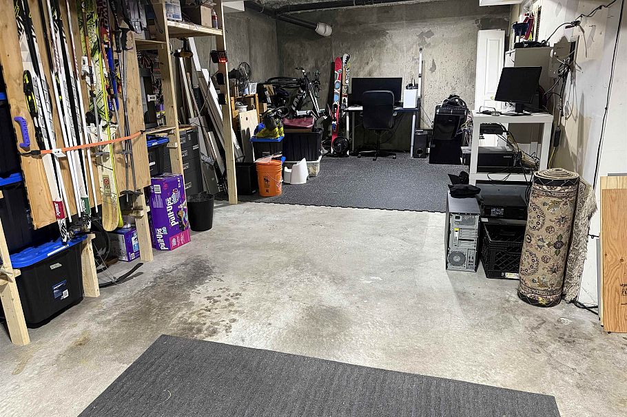 109 225 E 6th Street North Vancouver, BC - 26