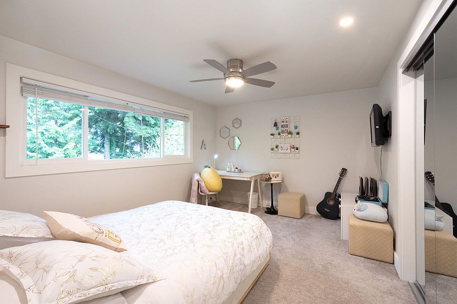 3067 Plymouth Drive North Vancouver, BC - 25
