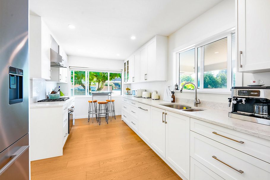 3277 Chesterfield Avenue North Vancouver, BC - 10