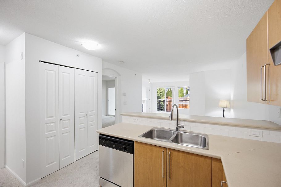 363 1100 E 29th Street North Vancouver, BC - 8