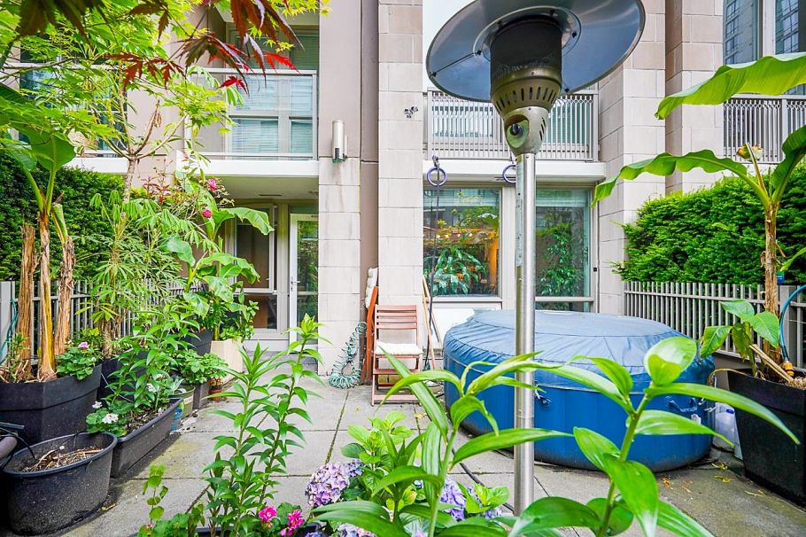 210 1055 Richards Street Vancouver, BC - 24