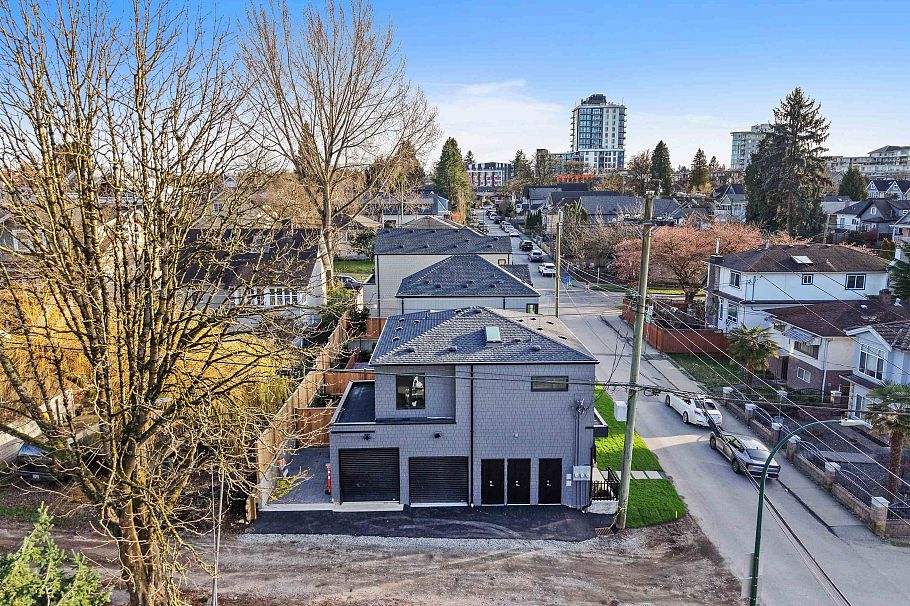 1605 E 21st Avenue Vancouver, BC - 35