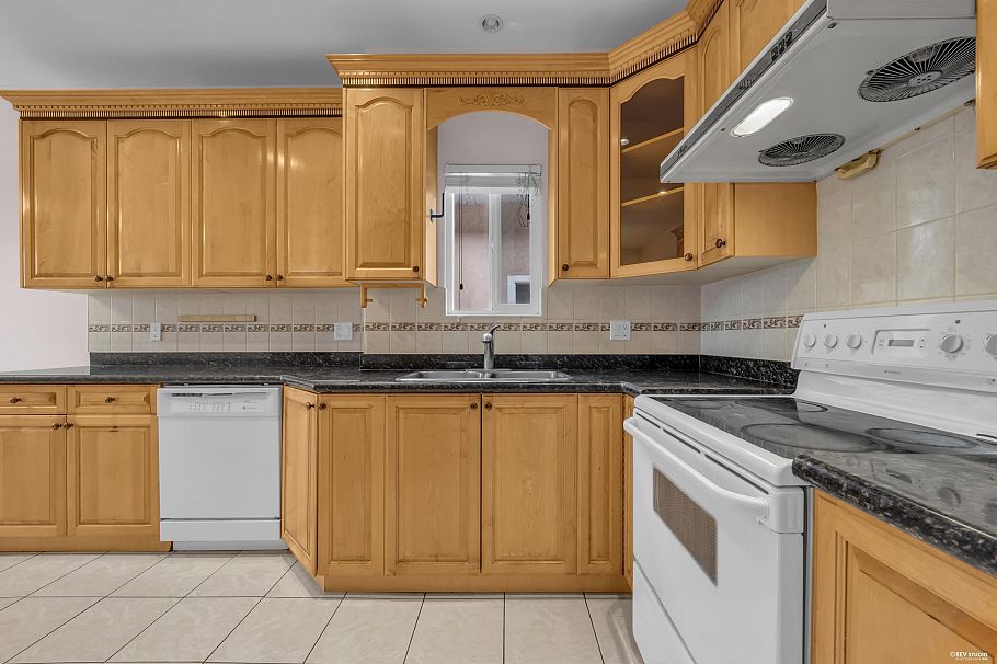1988 Nanaimo Street Vancouver, BC - 10