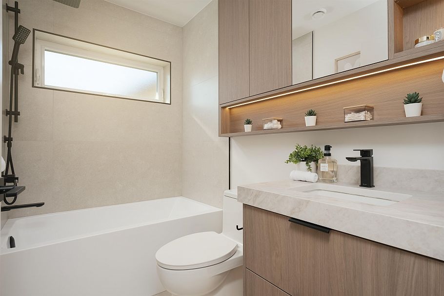 2 470 W 20 Avenue Vancouver, BC - 18