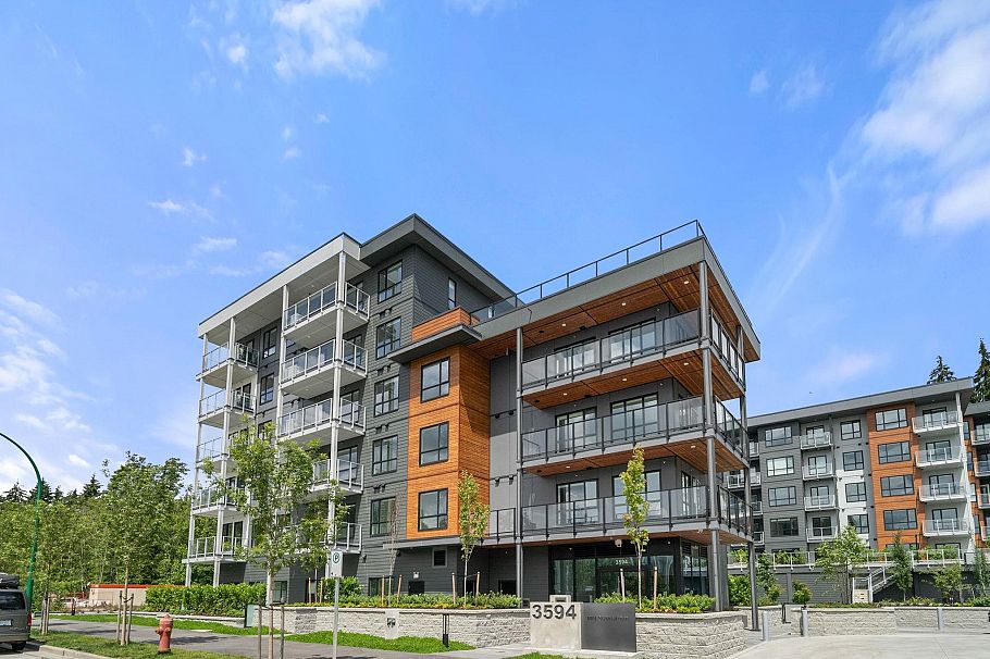 404 3594 Malsum Drive North Vancouver, BC - 31