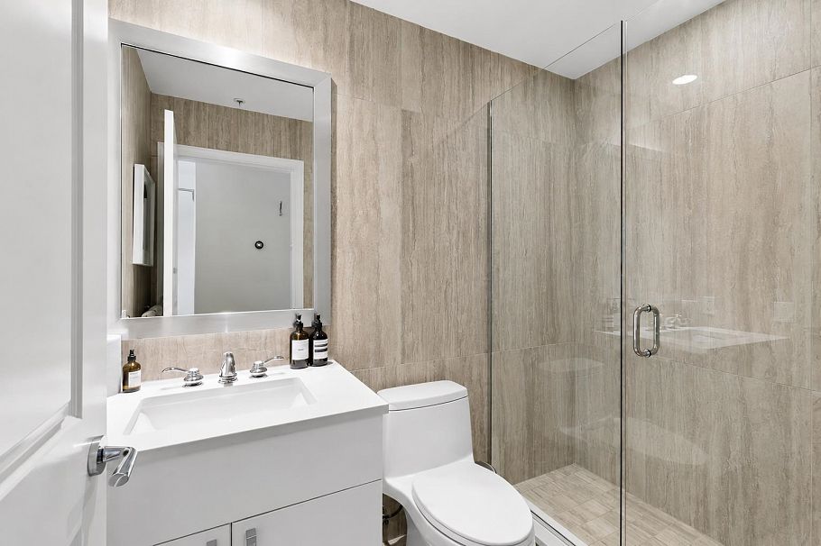 409 185 Victory Ship Way North Vancouver, BC - 23