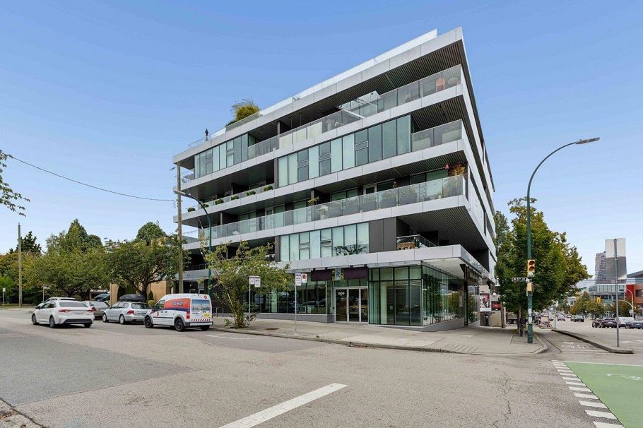 304 1819 W 5th Avenue Vancouver, BC - 1