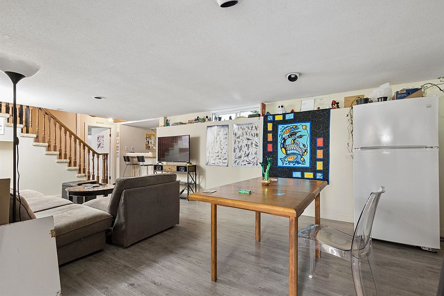 1441 W 49th Avenue Vancouver, BC - 34