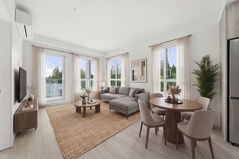 404 3594 Malsum Drive North Vancouver, BC - 2