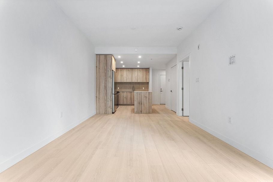 209 3594 Malsum Drive North Vancouver, BC - 17
