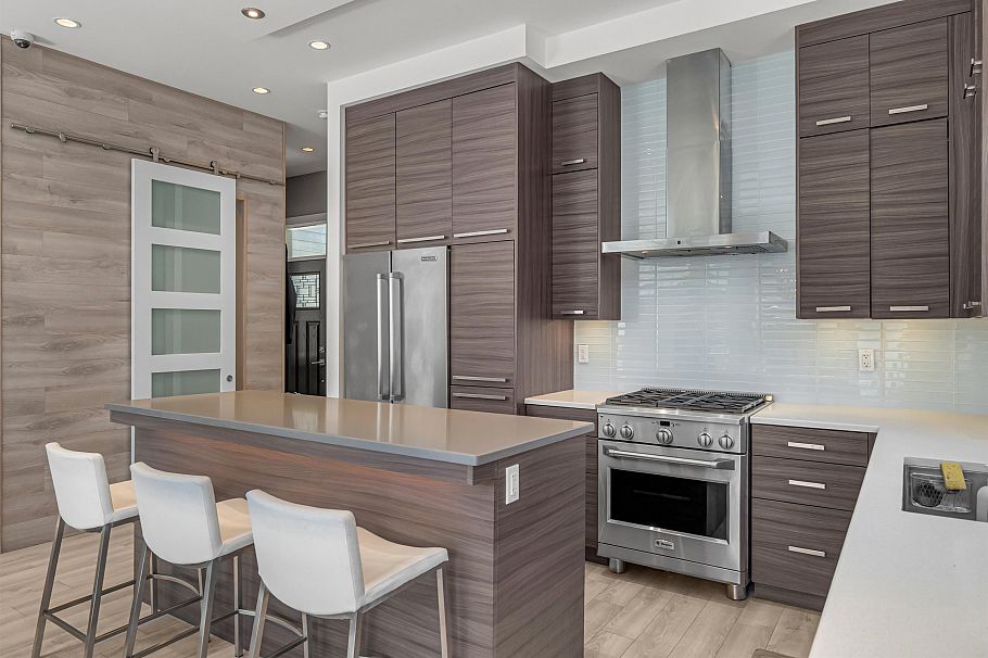 730 E 11th Avenue Vancouver, BC - 3