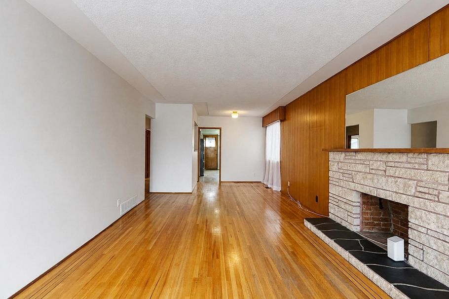 817 W 64th Avenue Vancouver, BC - 4
