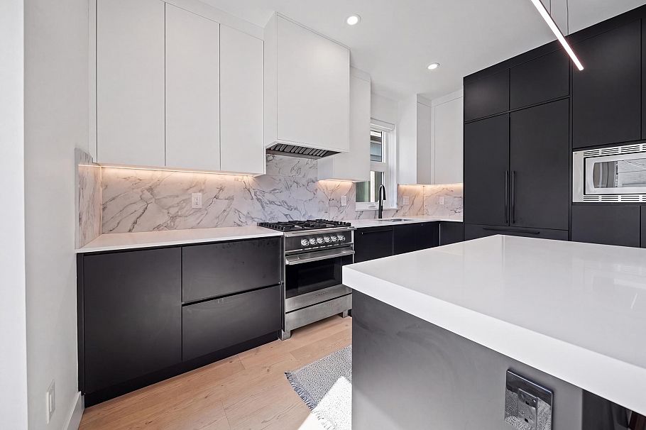 1438 E 17th Avenue Vancouver, BC - 8