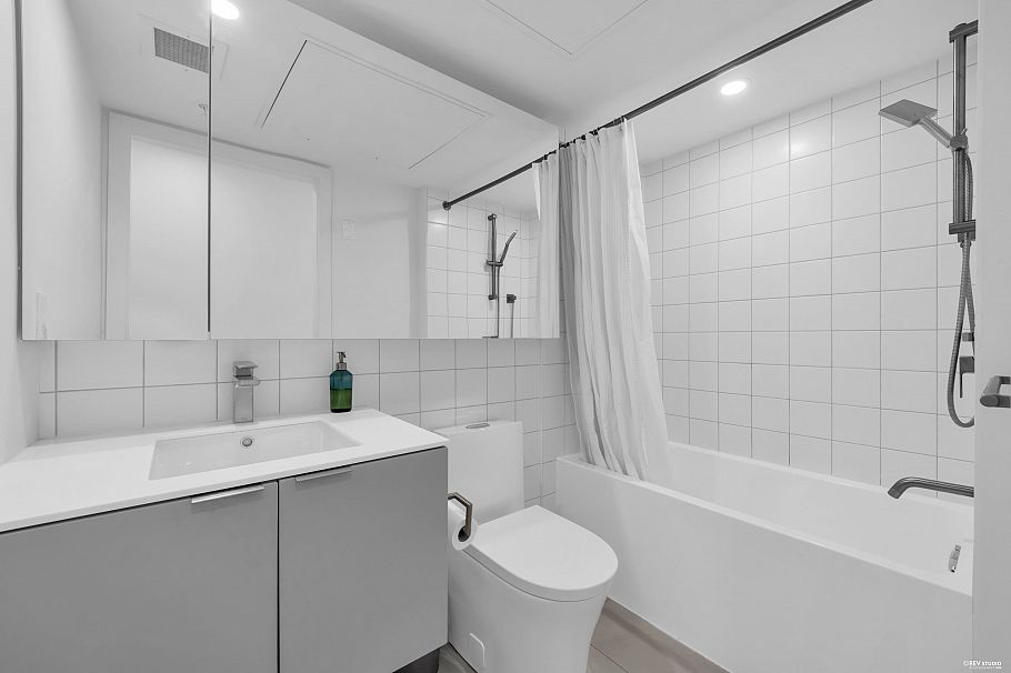 302 1120 E East Georgia Street Vancouver, BC - 16