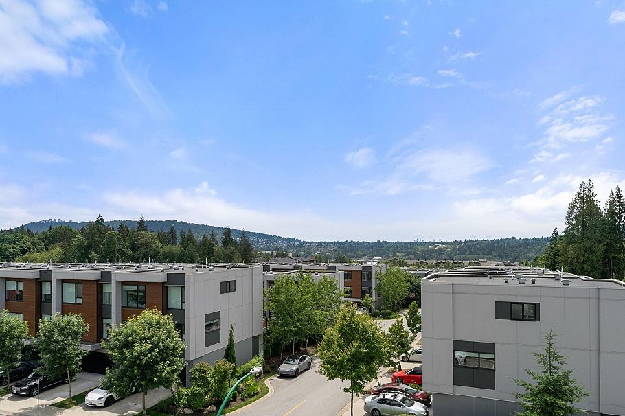 404 3594 Malsum Drive North Vancouver, BC - 23