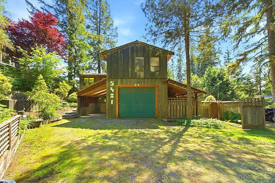 5481 Indian River Drive North Vancouver, BC - 2