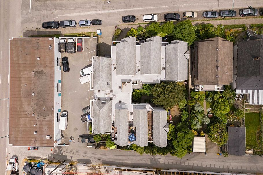 104 1330 Graveley Street Vancouver, BC - 31