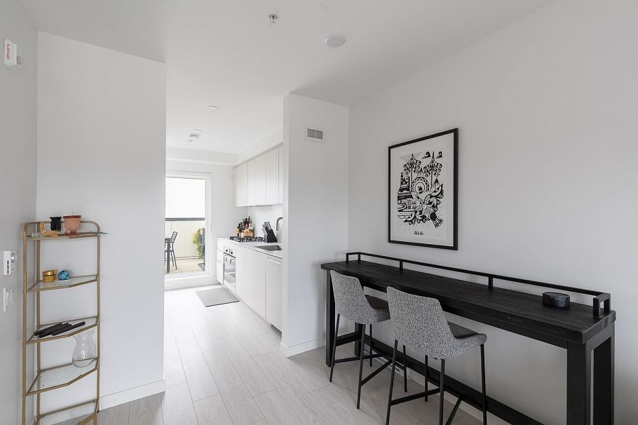 321 1120 E Georgia Street Vancouver, BC - 7