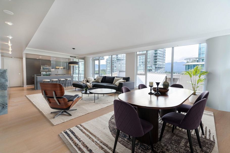 702 1499 W Pender Street Vancouver, BC - 1