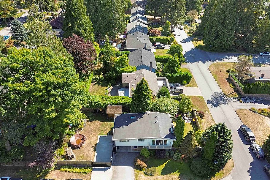 2285 Tompkins Crescent North Vancouver, BC - 36